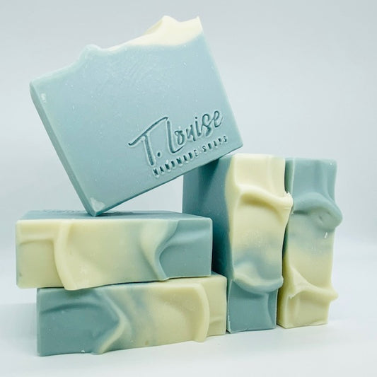 The Alluring World of Coconut-Free Soaps: A Sustainable and Luxurious Choice