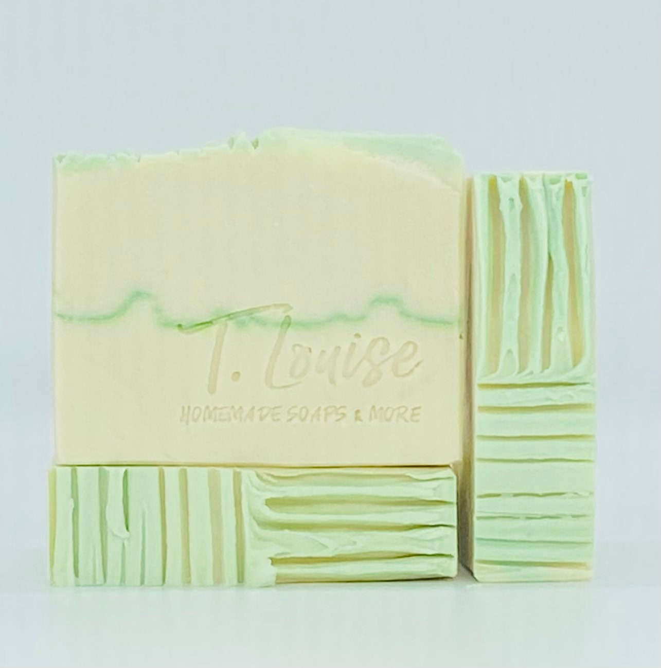 White Lily & Aloe handmade soap